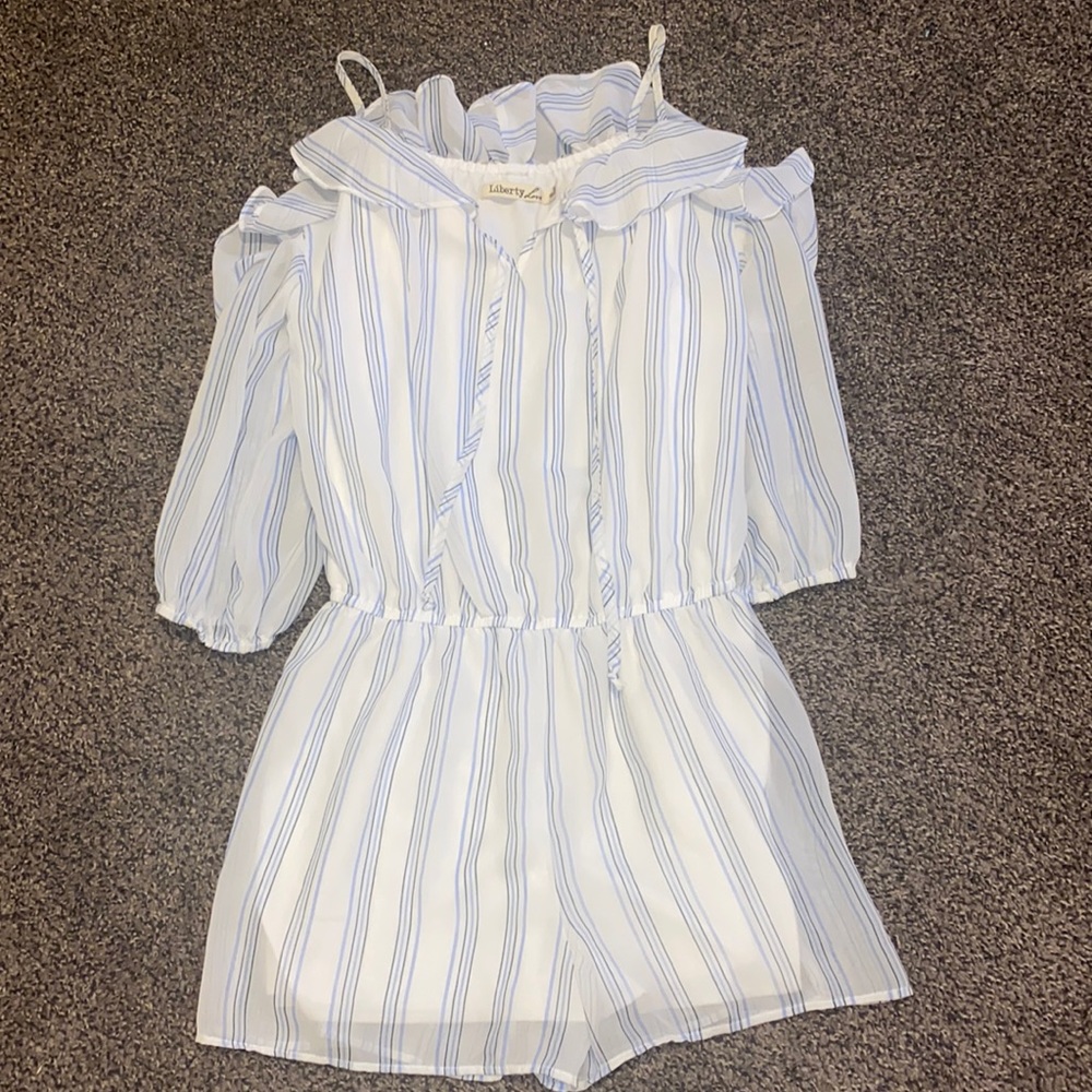 Super cute romper, rarely worn!